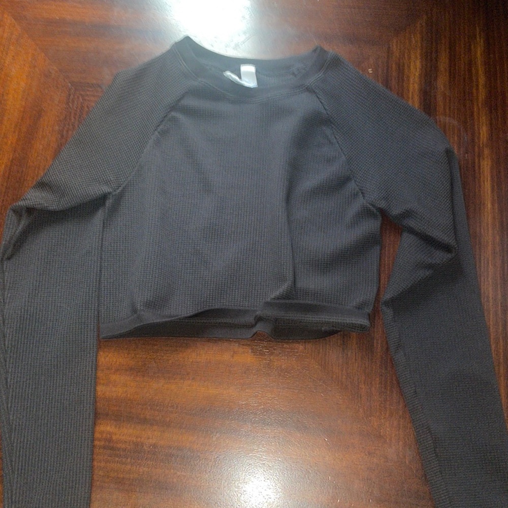 Women’s long sleeve workout top